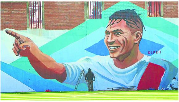 Olfer Leonardo Fernández, el artista que pintó al 'Depredador' en estadio Paolo Guerrero