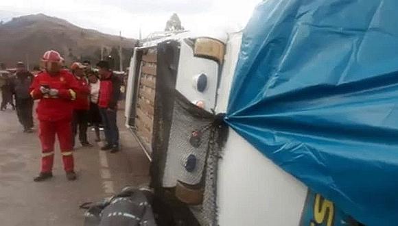 Dos fallecidos y 15 heridos en la vía Cusco - Juliaca (VIDEO)