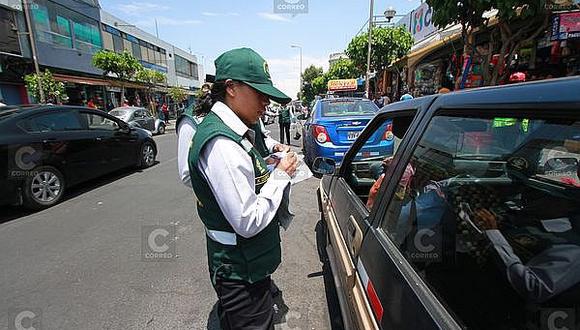 Sancionan a siete taxistas informales en operativos