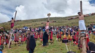 Con éxito realizan el Vía Crucis más alto del mundo en Huancavelica (Fotos)