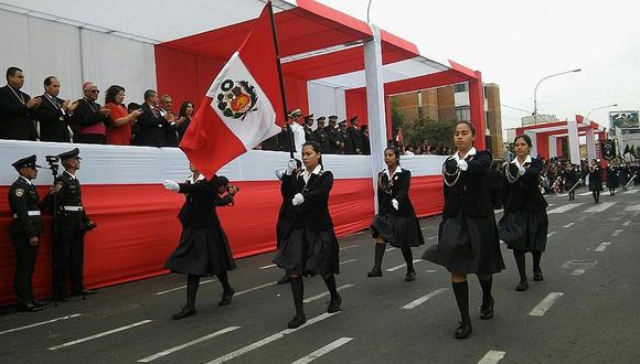 Trujillo: I. E. participan del desfile por Fiestas Patrias 