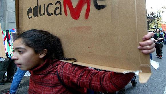Chile: ¿Por qué proyecto de gratuitdad universitaria decepciona a todos?