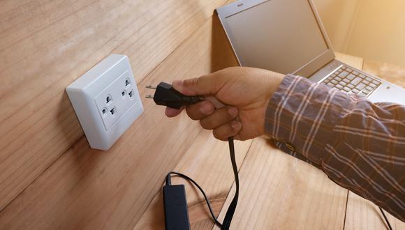 Entre los riesgos laborales más frecuentes están los relacionados con la corriente eléctrica. (Foto: Shutterstock)