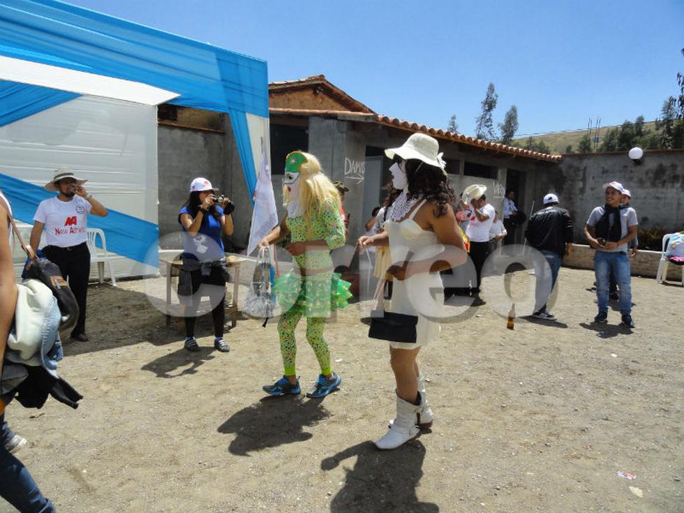 Camilles dan alegría  en fiesta de la Virgen del Cocharcas (FOTOS)