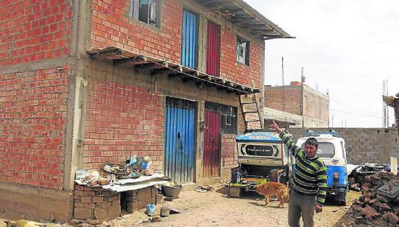 Encapuchados armados asaltan a familia dentro de su vivienda en Juliaca