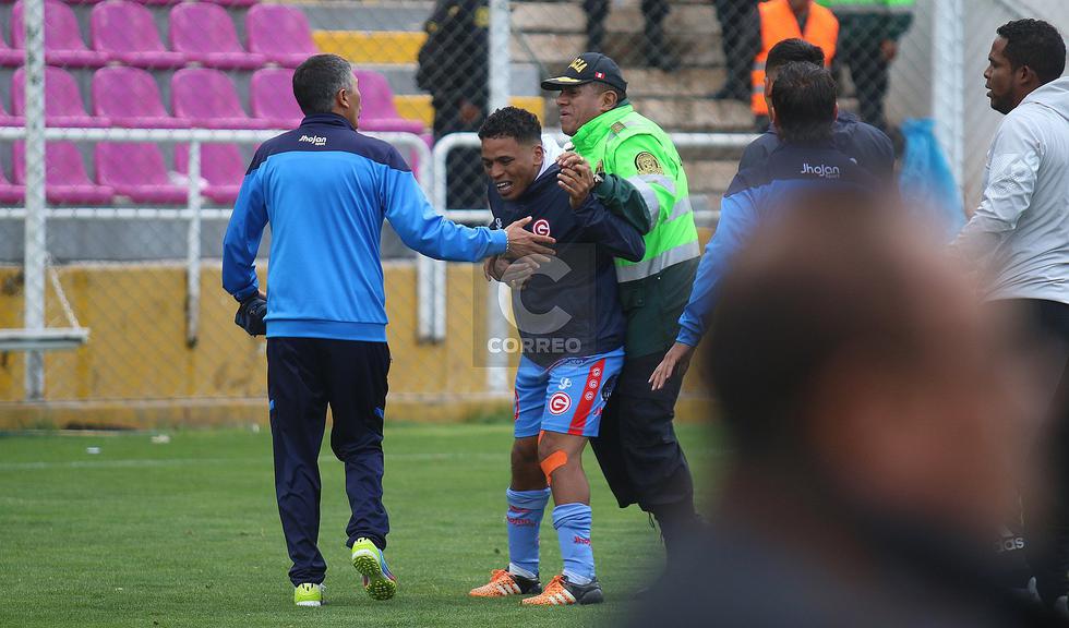 Copa Perú: Deportivo Garcilaso VS. Deportivo Llacuabamba termina en bronca (FOTOS)