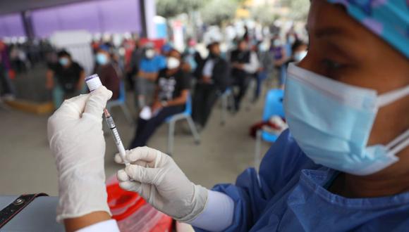La vacunación contra el coronavirus sigue avanzando a nivel nacional pese al feriado de 1 de enero. (Foto: GEC)