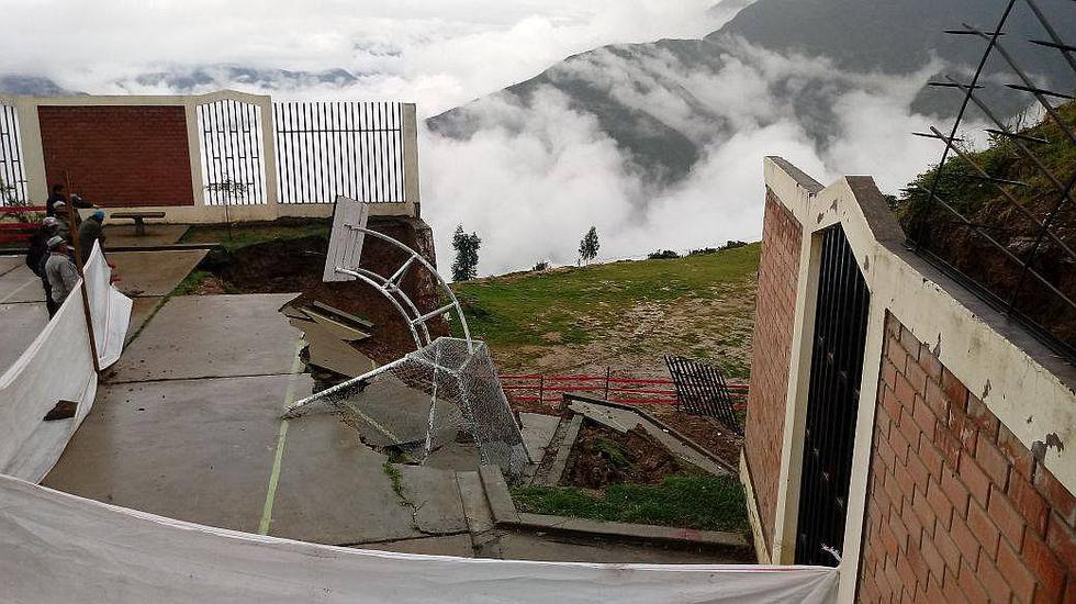 Niños de I.E. “Santa Isabel” en riesgo por que se desploma en partes