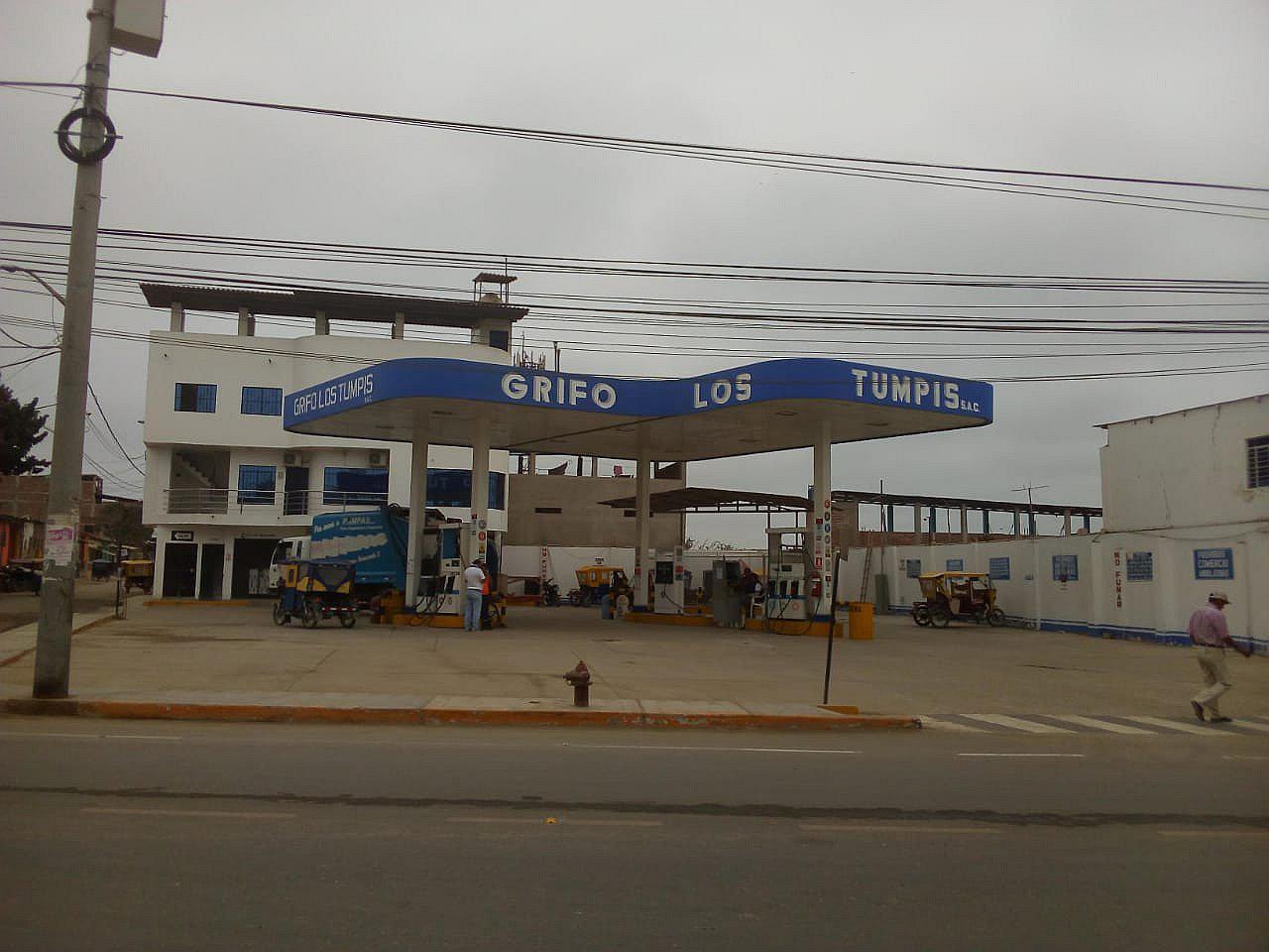 Delincuentes armados amenazan a trabajador y asaltan grifo en Tumbes