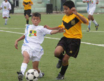 Academia  Cantolao en  Huancayo