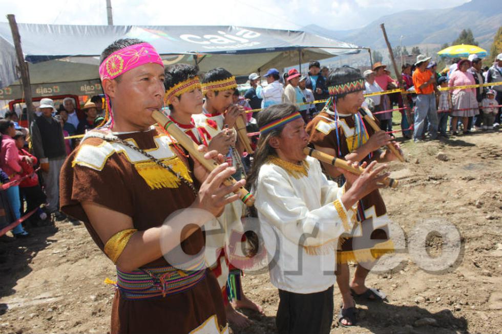 Con ritual mágico preparan pachamanca más grande del mundo (FOTOS)