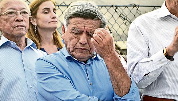 ​César Acuña suspende convocatoria a último minuto por denuncia de falsificación