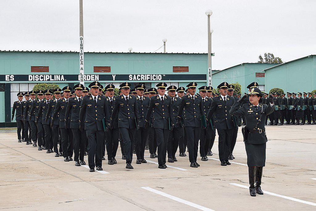 219 policías se gradúan en Lambayeque 