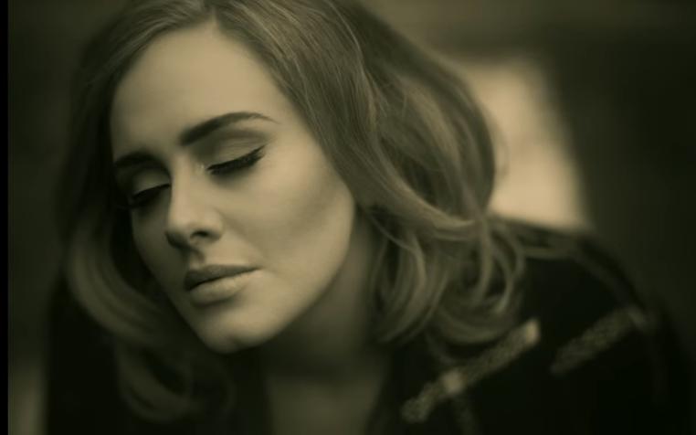 ​Adele estrena el primer sencillo, "Hello", de su nuevo álbum