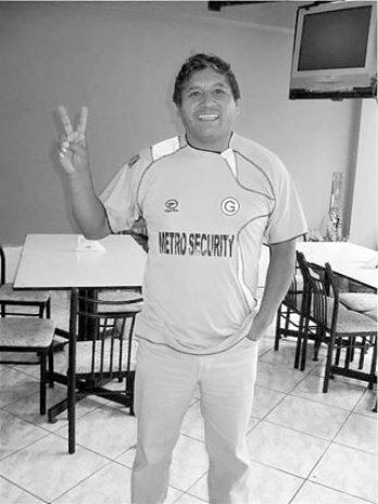 Elvis Candia no se va