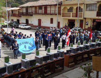 Municipio de Angaraes  entrega computadoras