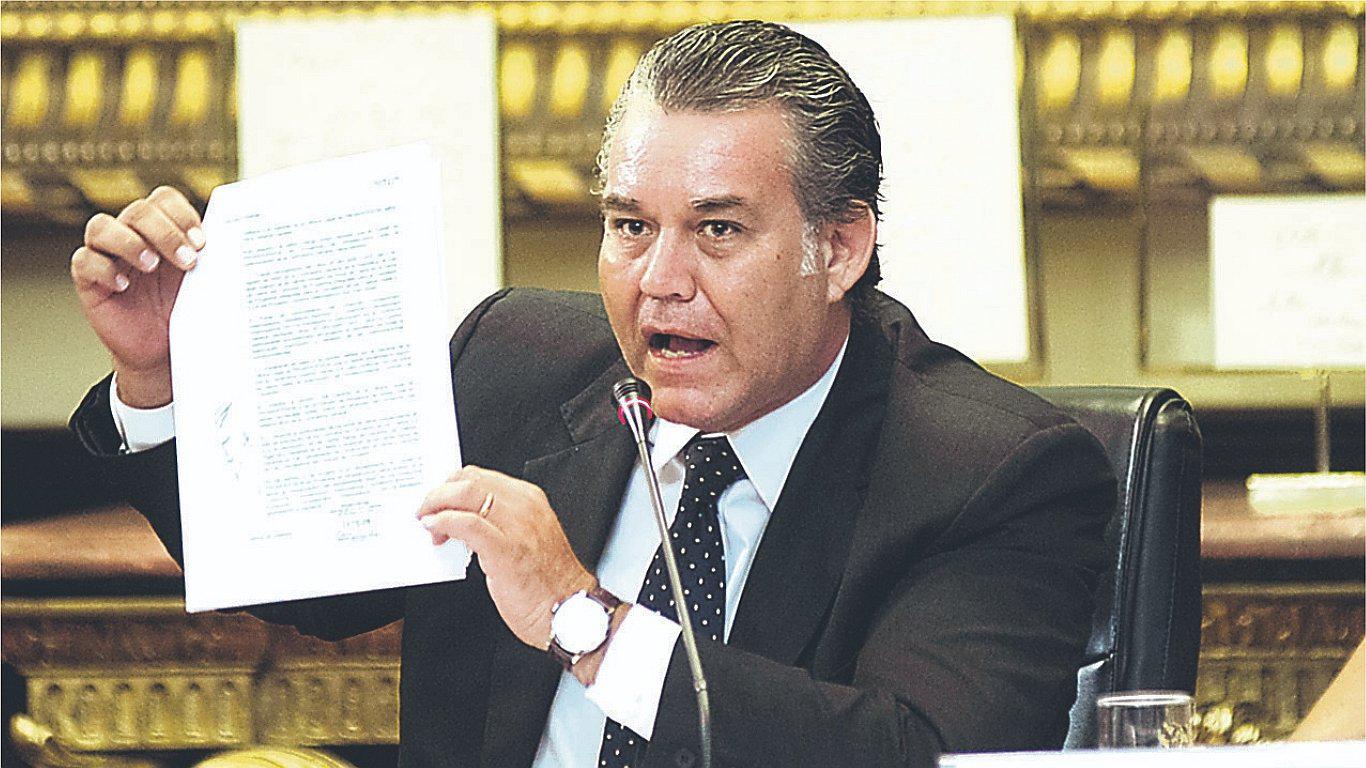 Víctor Albrecht presidirá el grupo de Fiscalización del Congreso