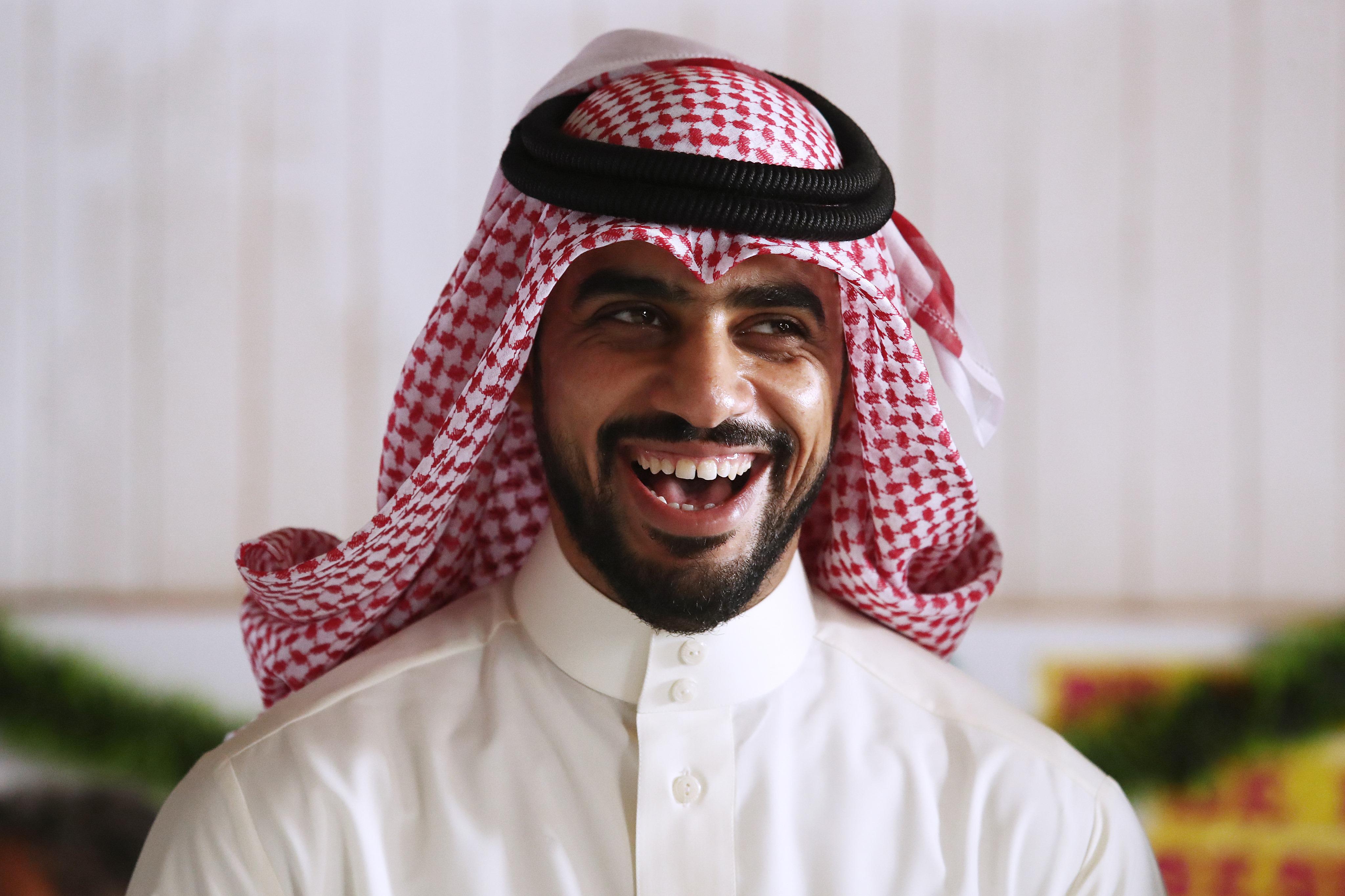 Yaqoob Yusuf Mubarak, empresario del reino de Bahrein, estuvo en el Callao y se comprometió a construir una escuela en Ventanilla (Fotos: Alessandro Currarino).