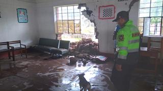 Constantes lluvias derrumban pared de escuela primaria en Tantará