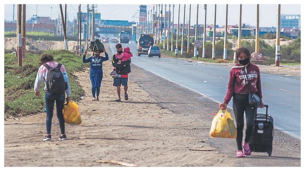 Grupo de personas lleva siete días caminando desde Lima a Piura  