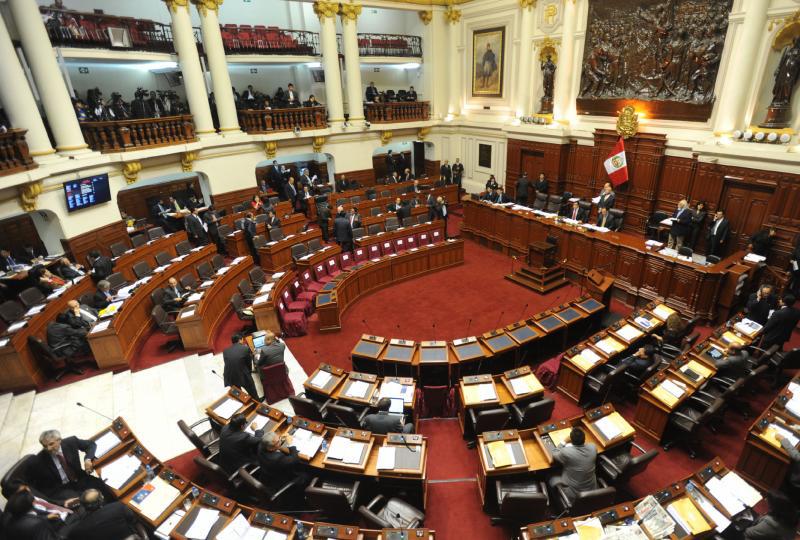 Plantean prohibir la reelección inmediata de congresistas