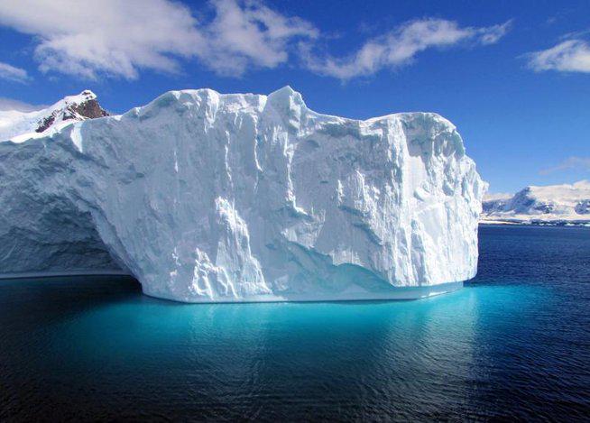 Capa de hielo antártica es más gruesa de lo que se pensaba, según estudio