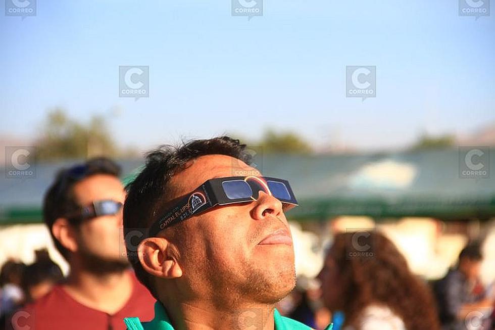 La experiencia de observar el eclipse solar (FOTOS)