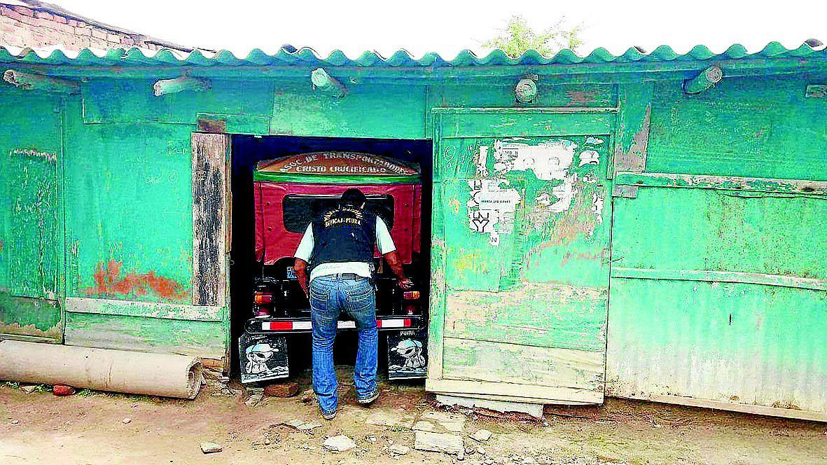 Piura: Agentes de la Deprove recuperan moto robada