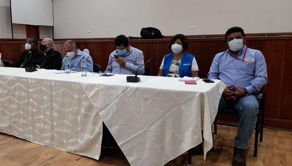 La cuarta mesa de diálogo instalada entre los representantes del Ejecutivo y los dirigentes de los trabajadores agrarios, se suspendió