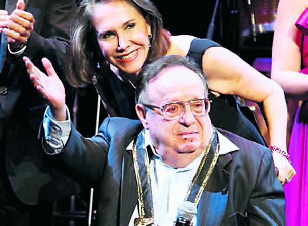 Florinda Meza revela que Chespirito tenía mal de Parkinson y se ponía violento