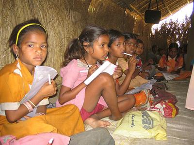 Cuatro millones de niñas pobres mueren al año en el mundo