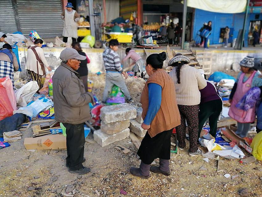 Comuna cerreña una vez más retira ambulantes de Río Seco