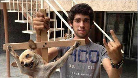 Foto de perrito chihuahua crucificado indigna a usuarios de Facebook 