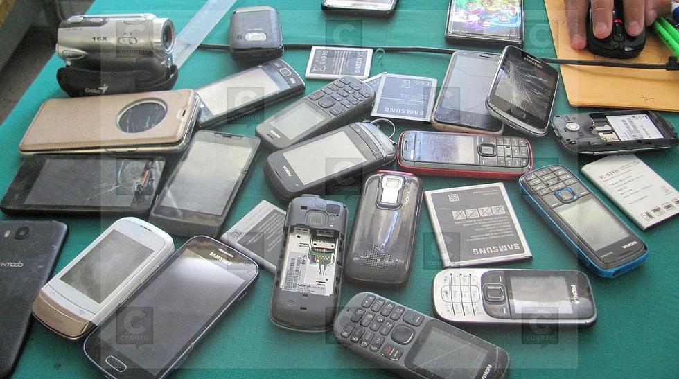 PNP allana dos casas de presunta "pepera" involucrada en muerte de joven e incautan 20 celulares