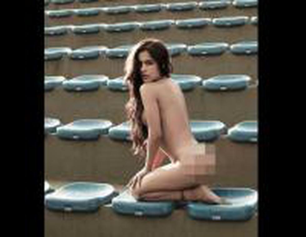 Playboy lanza su calendario 'hot' 2012
