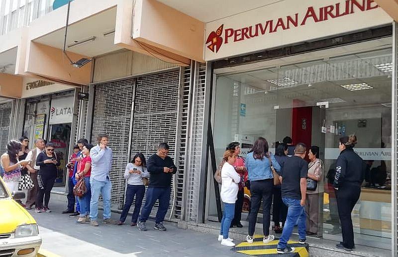 ​Peruvian Airlines cancela vuelos y pasajeros reclaman en Arequipa