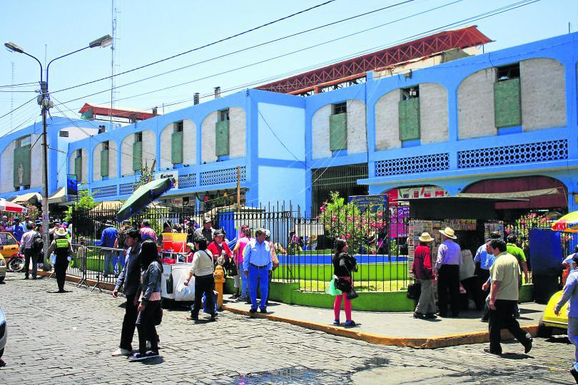 300 mil socios del mercado San Camilo alistan pasacalle