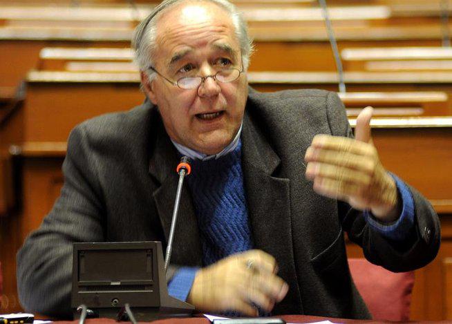 Dinileaks: García Belaunde pide comisión investigadora