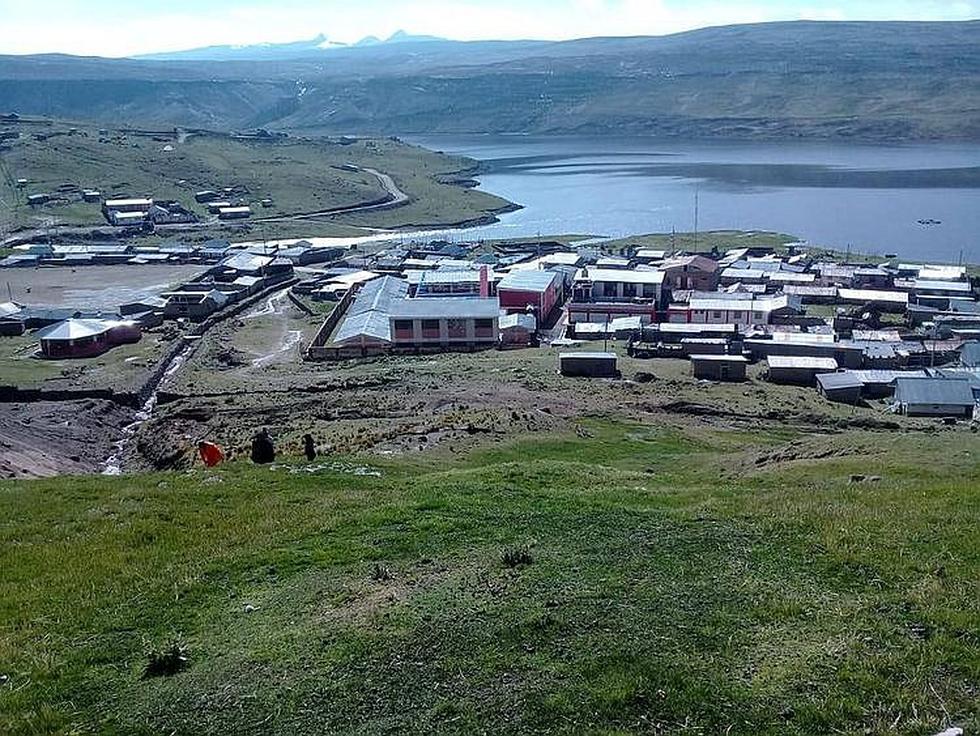 Cerca de 150 familias se instalan en cerro por temor a derrumbes e inundaciones (FOTOS) 