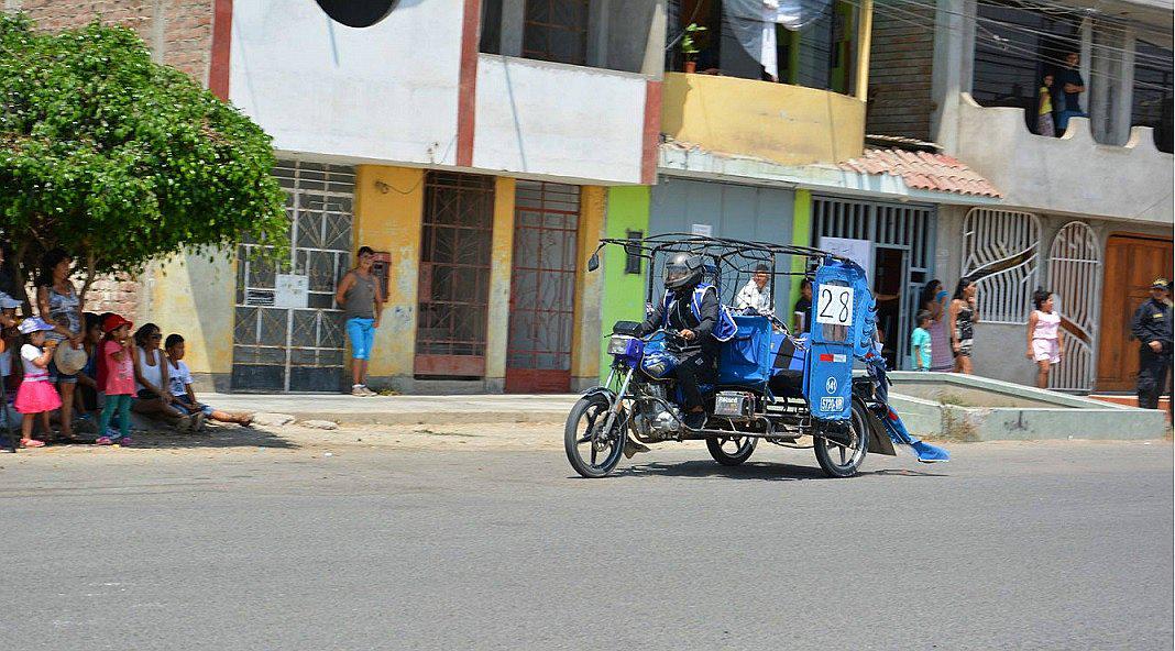 Trujillo: Singular carrera de mototaxis en el distrito de La Esperanza 