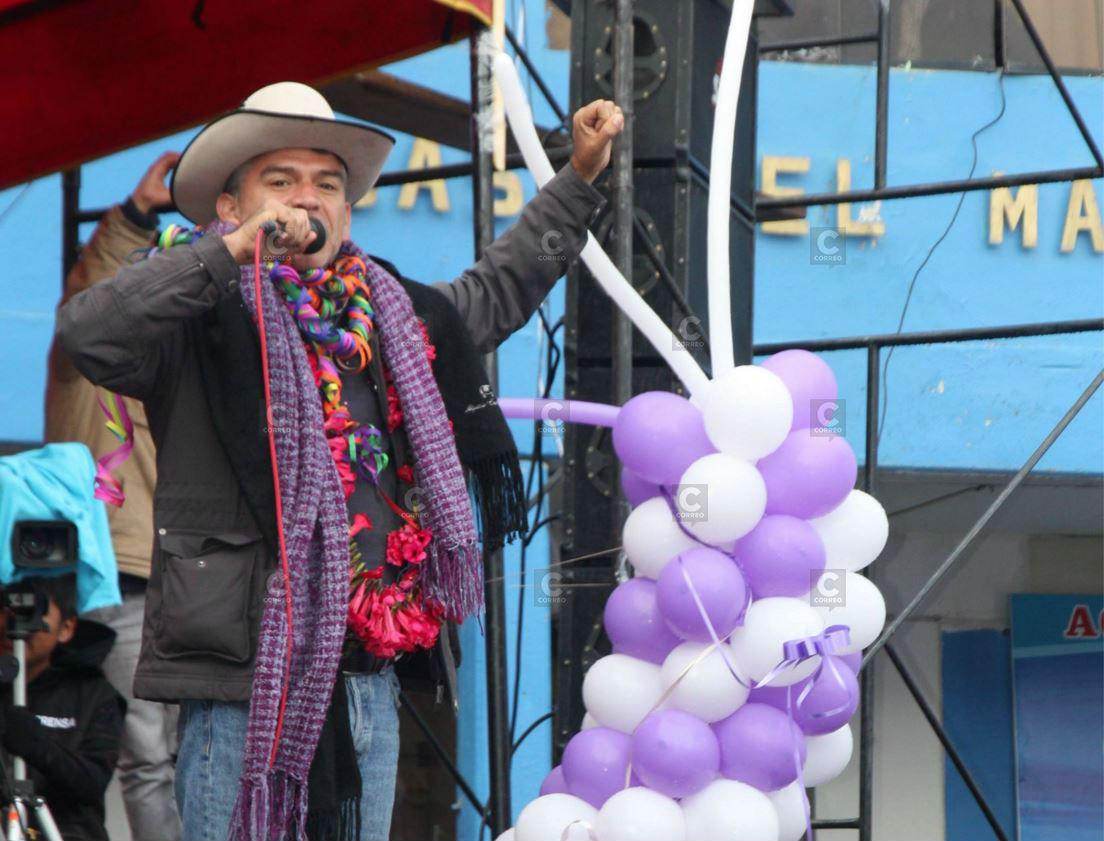 Elecciones 2016: ​Julio Guzmán prometió descontaminar el lago Titicaca