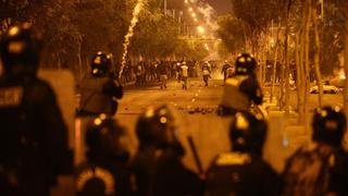Ministro del Interior defendió uso masivo de bombas lacrimógenas de parte de la Policía contra manifestantes 