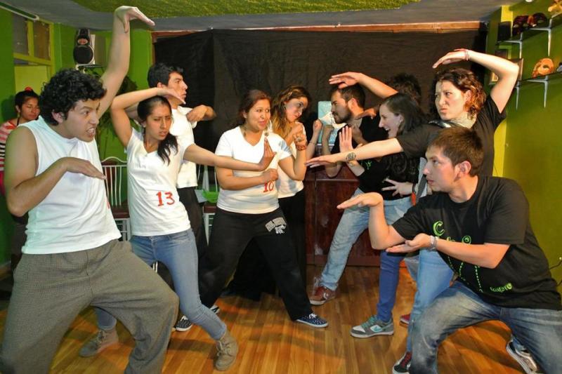 Jovenes desarrollan talento con improvisación