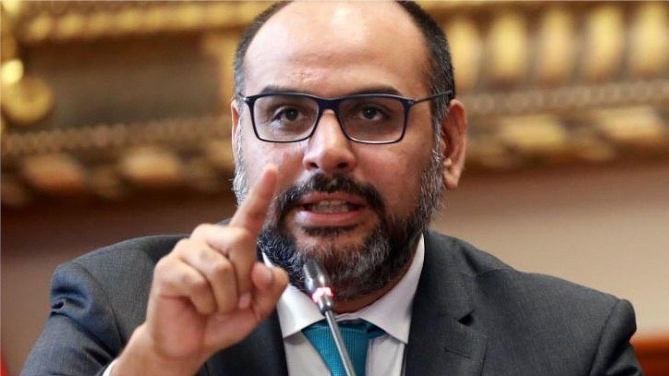 Ministro de Educación: "No existe ninguna ideología de género en la política educativa"