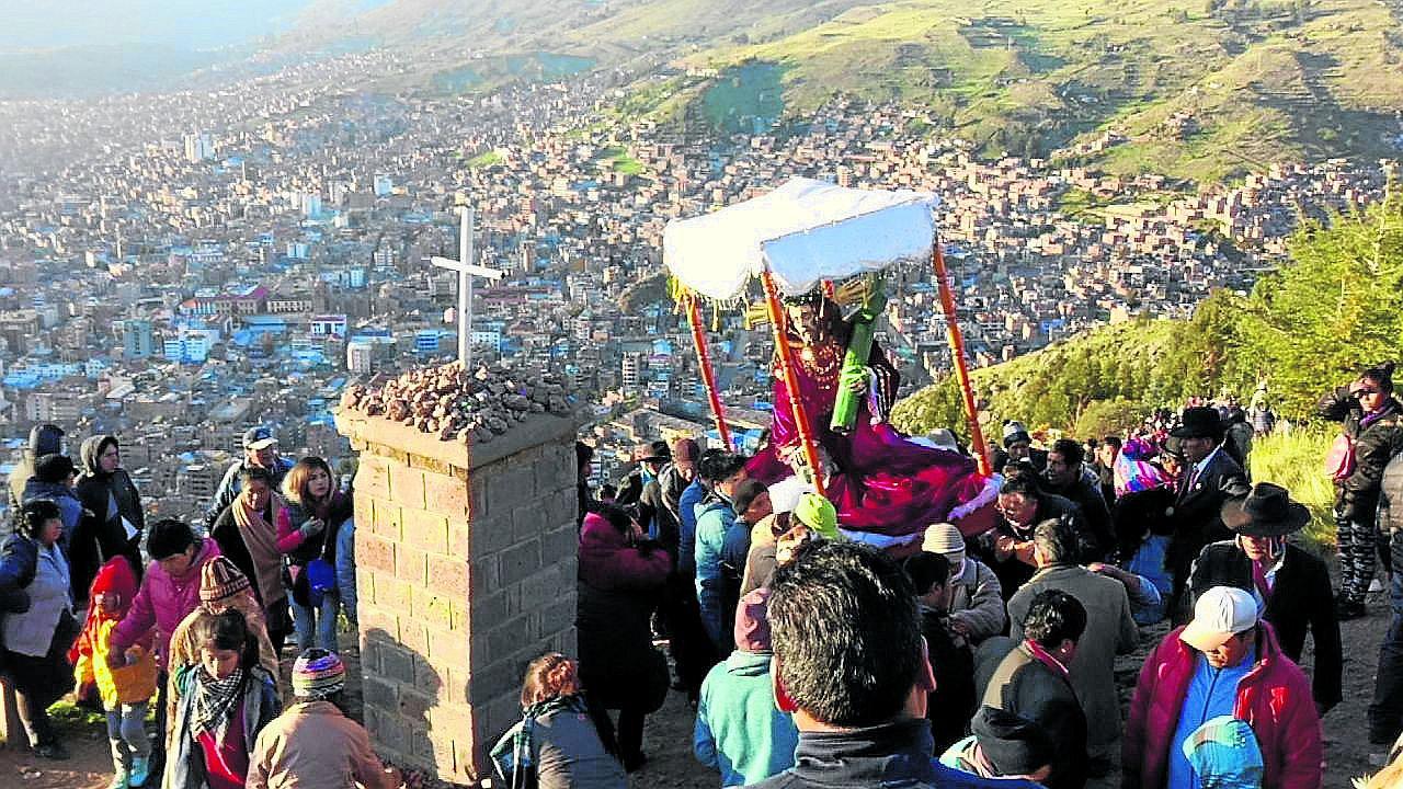Intenso frío de Viernes Santo en la penitencia por el perdón