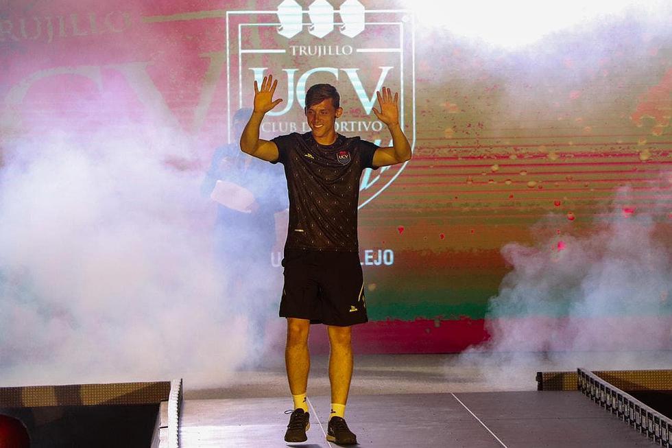 Así se vivió la presentación de César Vallejo (FOTOS) 