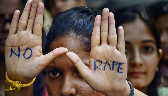 Pena de muerte para 3 hombres por violación grupal en La India
