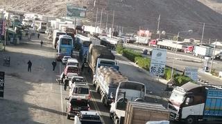 Paro de transportistas: Tregua de una hora para el pase vehicular en la Panamericana Sur de Arequipa