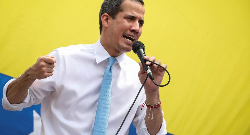 Imagen referencial. Juan Guaidó habla ante cientos de sus simpatizantes durante una sesión de la Asamblea Nacional. (EFE/Rayner Peña R.).