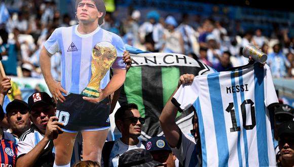 Luis Enrique escogió entre Diego Armando Maradona y Lionel Messi al mejor. (Foto: AFP)